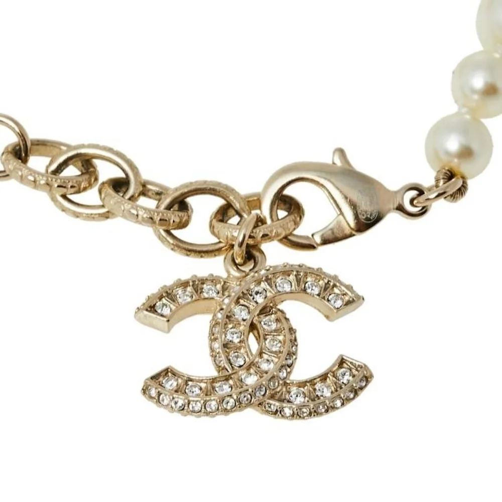 New!!! Authentic Chanel Cream Faux Pearl & Crystal CC Charm Gold HW Bracelet B20 - Picture 12 of 17